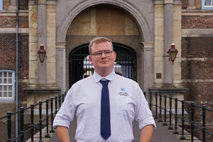 Een foto van penningmeester Robin Luijten