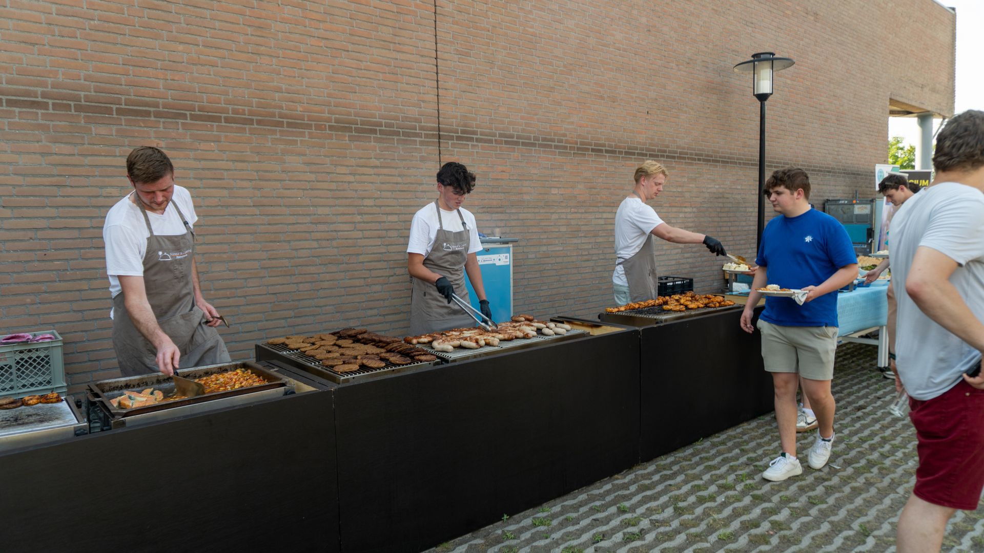 /images/activities/2026-06-26-bbq-atix/MOT04298.jpg